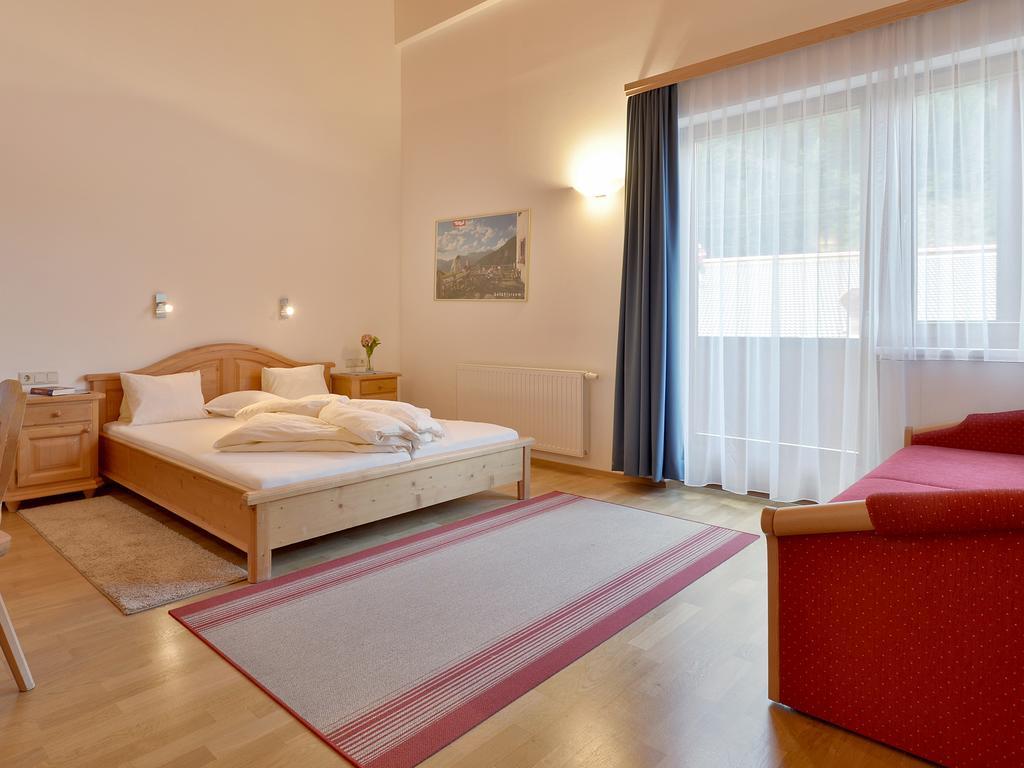 Ferienwohnungen Haus Der Mitte Mayrhofen Quarto foto