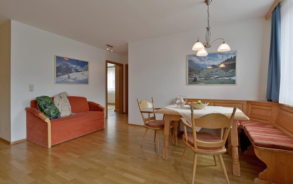 Ferienwohnungen Haus Der Mitte Mayrhofen Quarto foto